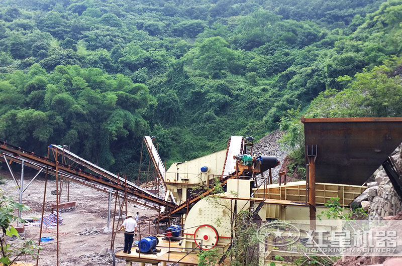 河南焦作青石錘破加工現場